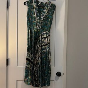 Floral Green Sleeveless Pleated Midi Dress